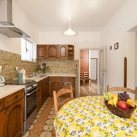 Apartment Stunning In With House Sea View *